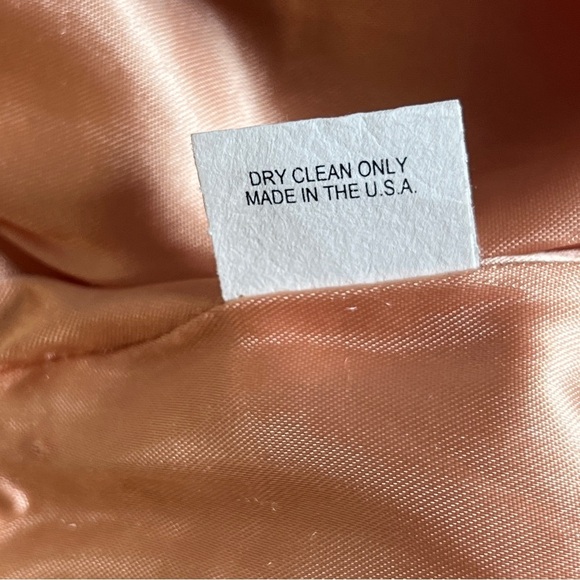 Vintage Milly Wool Below Knee Pencil Skirt in Peachy Cream + Silver, Size 2 - Picture 9 of 11